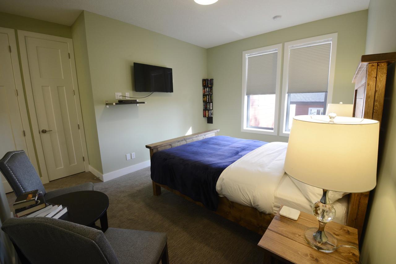 Novel Bed And Breakfast YYC Exteriör bild